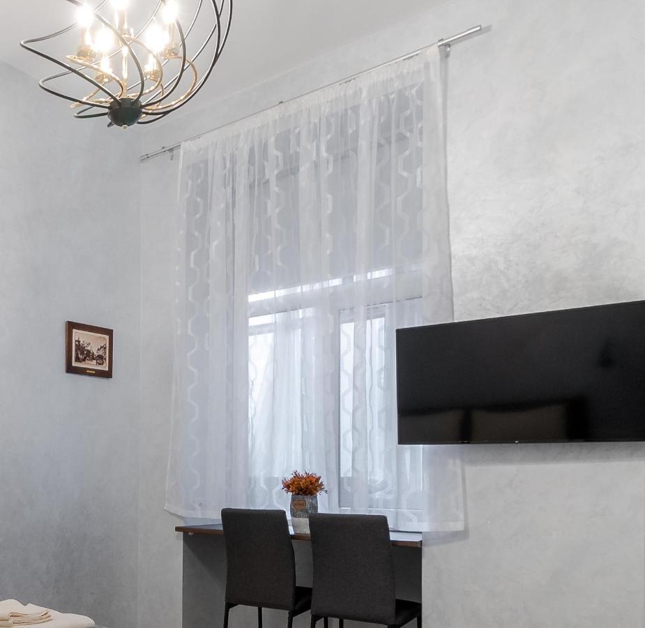 Golden Violin ! Apartments Lviv S Exterior photo